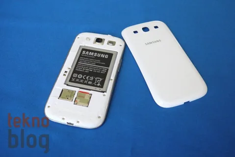 Samsung Galaxy S III için 3000 mAh kapasiteli pil paketi yolda
