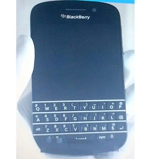 QWERTY klavyeli ilk BlackBerry 10 telefonunun önden çekilmiş pozu sızdı