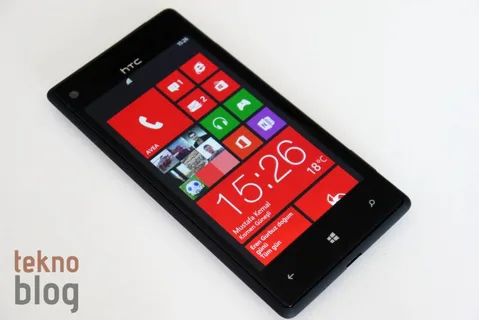HTC’nin büyük ekranlı Windows Phone cihaz planı Microsoft’un limitlerine takıldı