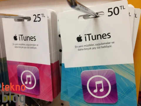 Dijital müzik satışları iTunes Store’un açılışından bu yana ilk kez geriledi