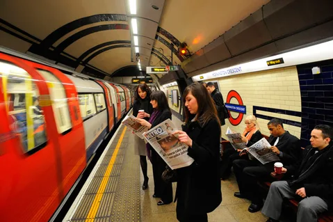 Londra metrosunun 20 istasyonu daha kablosuz bağlantıya kavuştu