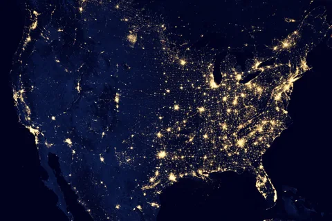 NASA Dünya’da gecenin uzaydan nasıl gözüktüğünü muhteşem fotoğraflarla gösterdi