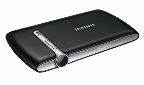 Samsung’dan Galaxy cihazları için cebe sığan projeksiyon aksesuarı