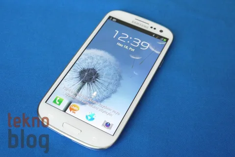 Samsung bazı Galaxy S III’lerin bozulmasına yol açan hatayı yayınlayacağı bir yamayla çözecek