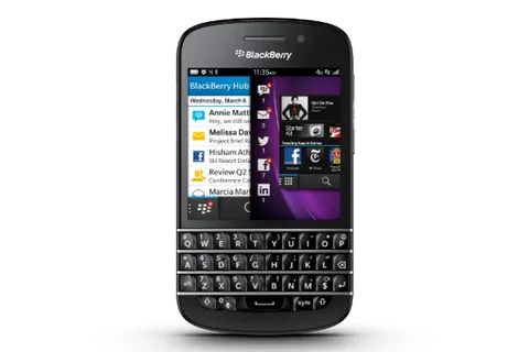 Dokunmatik ekran ve fiziksel QWERTY klavye taşıyan BlackBerry Q10 tanıtıldı