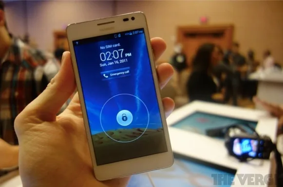 Huawei 5 inç 1080p ekranlı cihazlar modasına Ascend D2 ile uyuyor