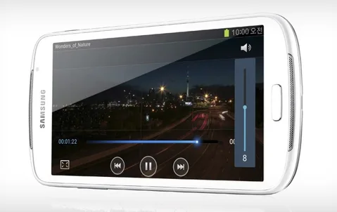 Samsung’un 5.8 inç ekranlı akıllı telefonu Galaxy Fonblet 5.8 yolda olabilir