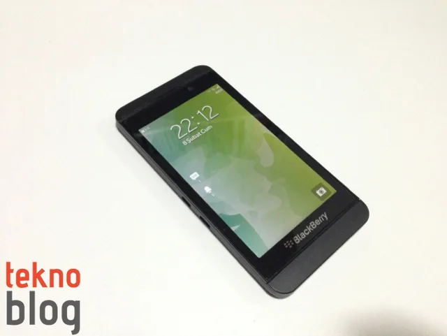 blackberry-z10-avea-080213