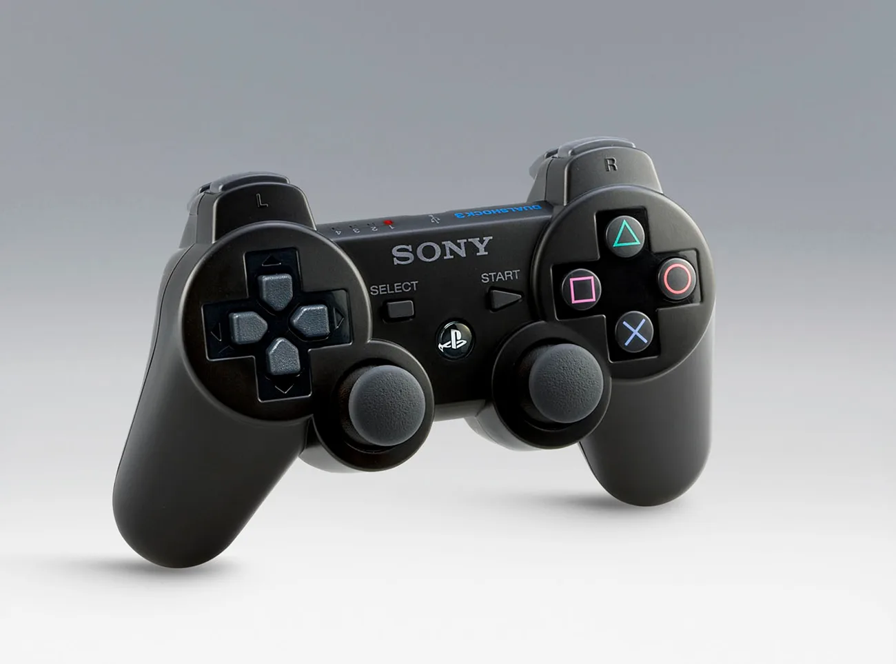 PlayStation 4 PS3 oyun kumandalarını desteklemeyecek