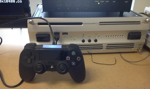Sony PlayStation 4’ün oyun kumandasına ait prototip görüntülendi