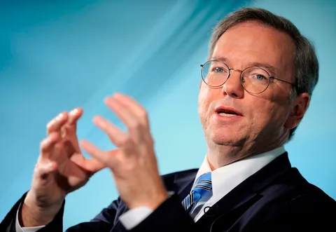 Eric Schmidt Alphabet’in yönetim kurulu başkanlığını bırakıyor