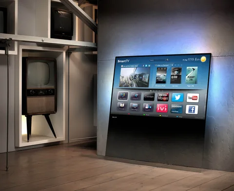 Philips DesignLine TV duvara yaslanabilir tasarımıyla ilgi çekecek