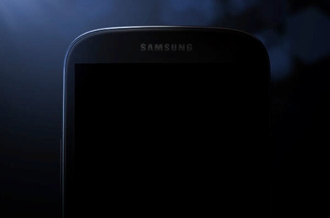 Samsung resmi tanıtımı öncesinde Galaxy S 4’ü ucundan gösterdi