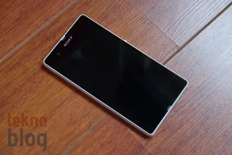 Xperia Z’nin bazı pazarlarda tükenmesi Sony’yi 2013 için umutlandırdı