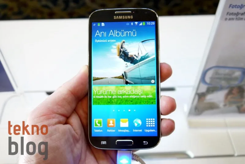 Samsung’a göre Galaxy S4’teki depolama açıkları microSD kart yuvasıyla kapatılıyor