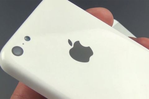 Plastik iPhone’un varlığı Pegatron fabrikasındaki gizli teftişle doğrulanıyor