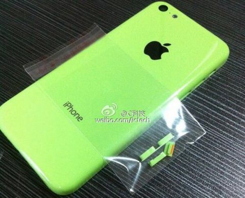 Yeşil renkli iPhone kendini gösterdi