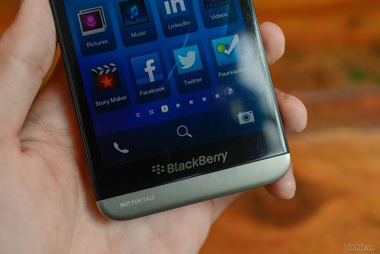 BlackBerry A10’un yeni fotoğrafları ve ön inceleme videosu internete düştü