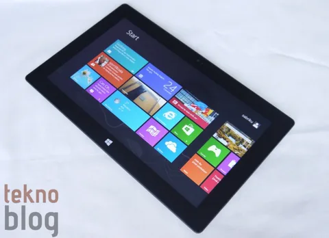 Microsoft Surface RT nedeniyle 900 milyon dolar zarar etti