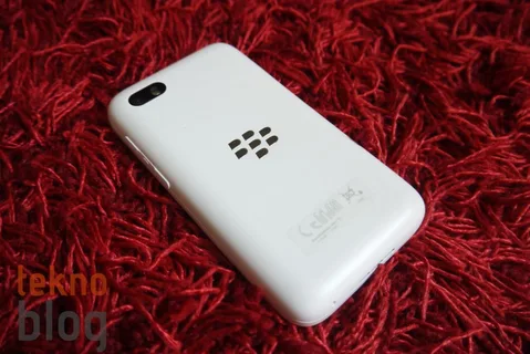 BlackBerry 200 çalışanıyla yollarını ayırıyor
