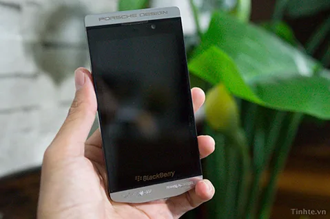 BlackBerry 10 ile çalışan yeni Porsche Design telefonu yolda