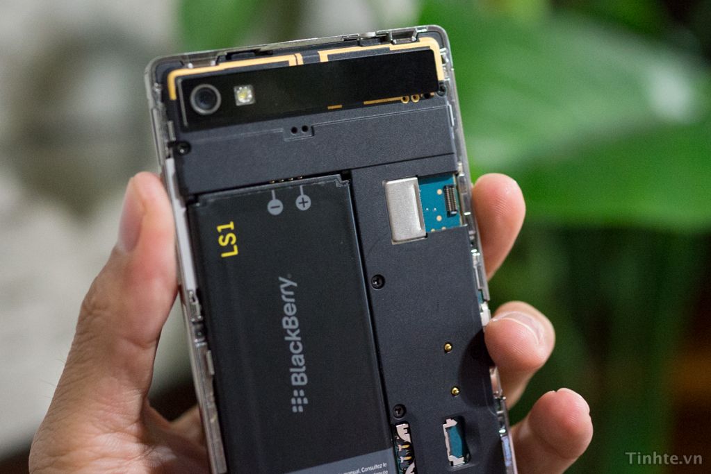 BlackBerry 10 ile çalışan yeni Porsche Design telefonu yolda