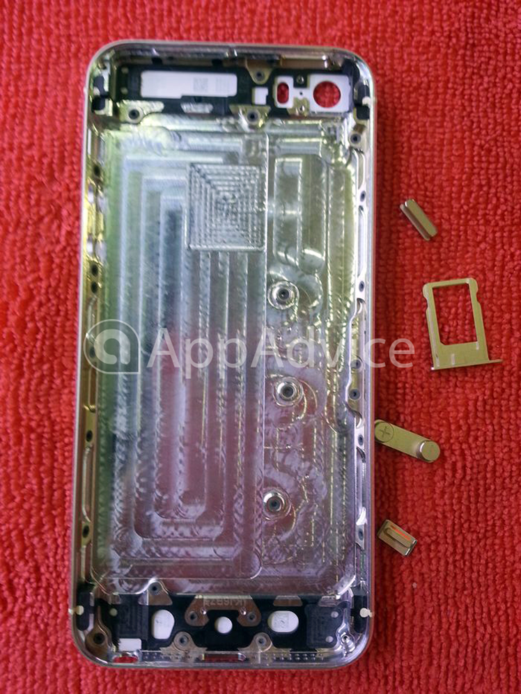 iPhone 5S ve iPhone 5C’ye ait son sızıntılar farklı renkleri işaret ediyor