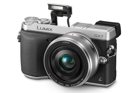 Panasonic retro görünümlü aynasız makinesi Lumix GX7’yi tanıttı