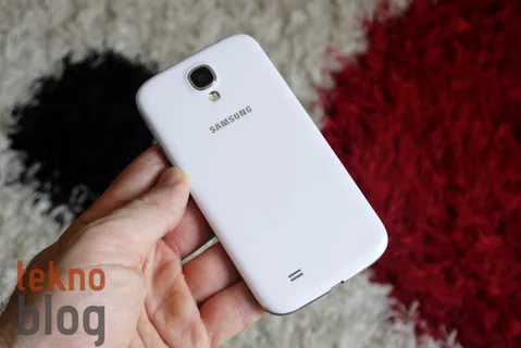 Samsung Galaxy S5 plastik ve metal kasa seçenekleriyle 2014’ün başında satışa sunulabilir