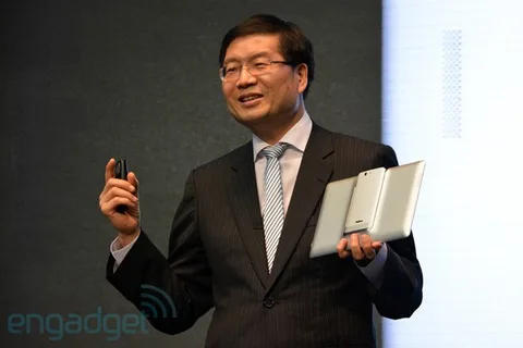 ASUS yeni PadFone Infinity’yi tanıttı: Snapdragon 800 işlemci, microSD kart yuvası