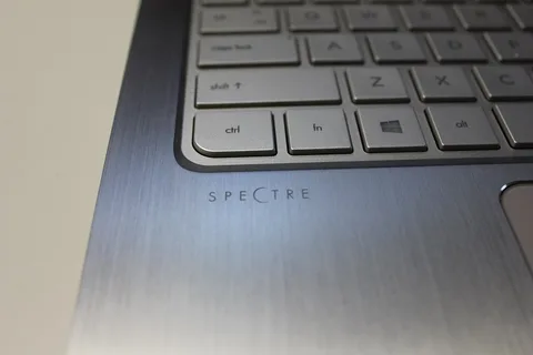 HP bir tükenmez kalem kalınlığındaki yeni ultrabook’u Spectre 13’ü duyurdu