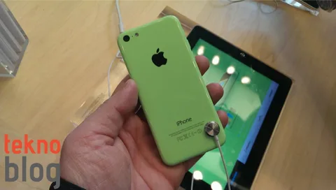 8 GB’lık iPhone 5c resmiyet kazandı