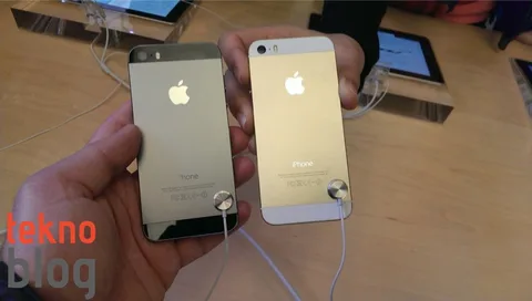 Avea iPhone 5s ve 5c için kontratlı ve peşin fiyatlarını duyurdu