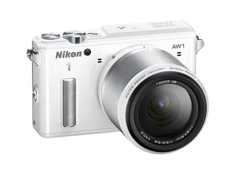 Nikon suya dayanıklı dijital fotoğraf makinesi AW1’i tanıttı