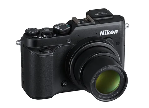 Nikon Coolpix P7800 yeni eklenen vizörüyle üst sınıf için yepyeni bir seçenek