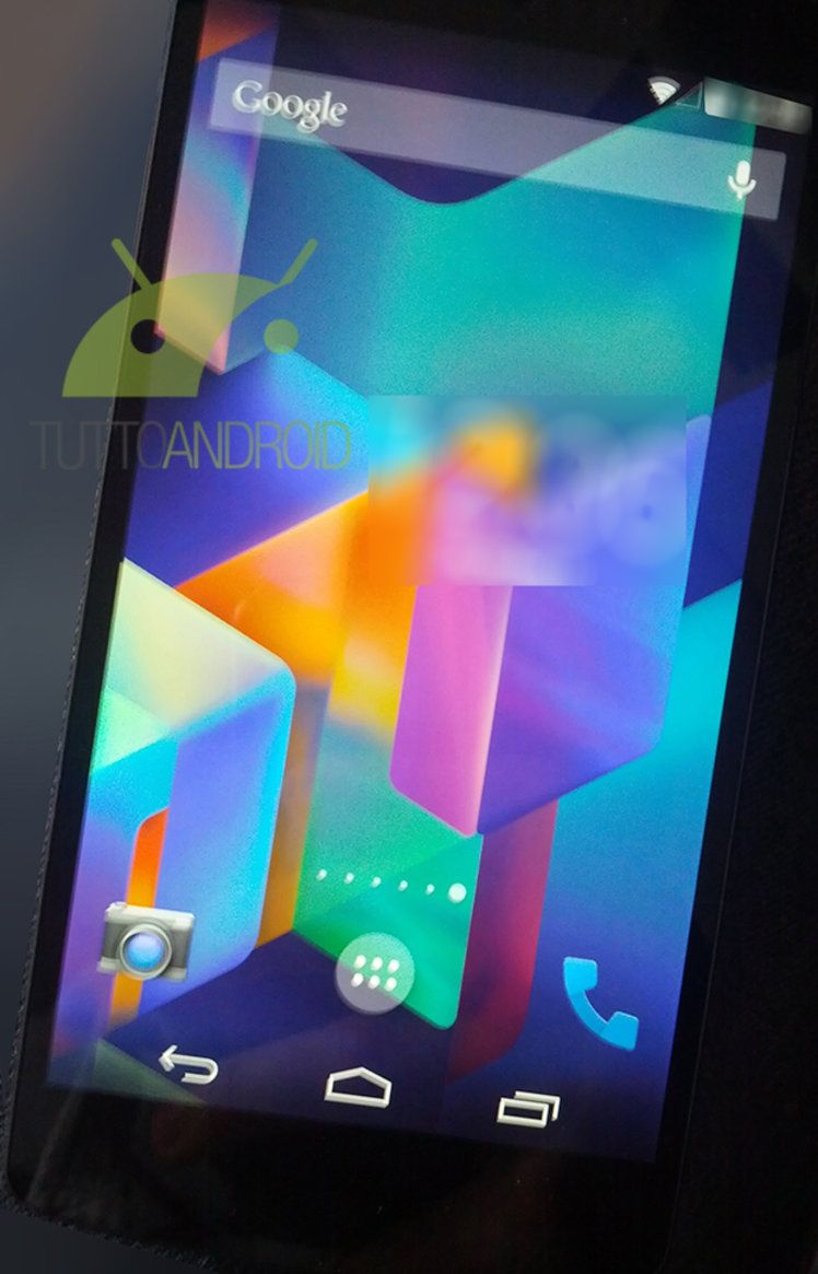 Android 4.4 KitKat ile yüklü Nexus 5’in fotoğrafları sızdı