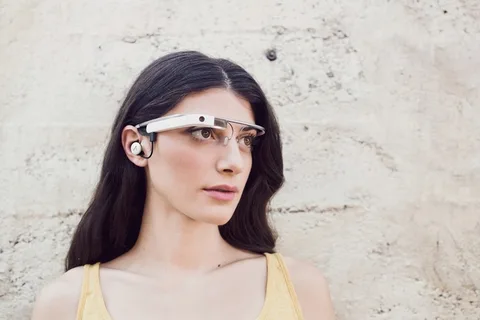 Glass satışlarının kapsamını genişleten Google alıcılarla birebir iletişim kurmayı sürdürüyor