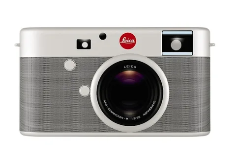Jonathan Ive ve Marc Newson imzalı özel Leica fotoğraf makinesi 9 ayda üretilebildi