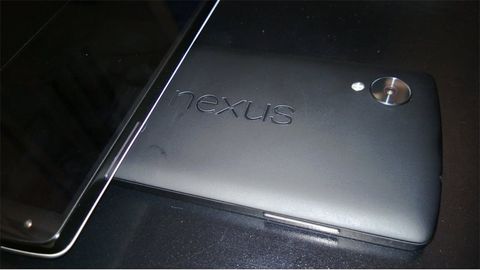 Google’ın beklenen telefonu Nexus 5 kendini net şekilde gösterdi