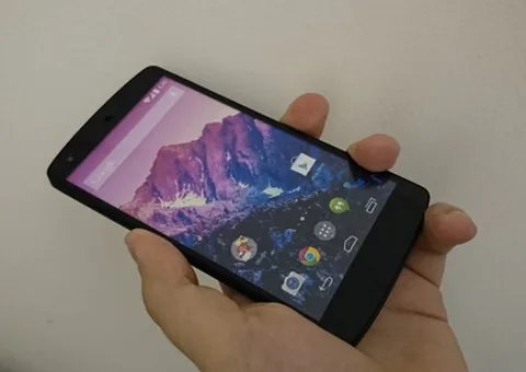Android KitKat’ın yedekleme özelliği Nexus 5’in kutu açma görüntüleriyle sızdı