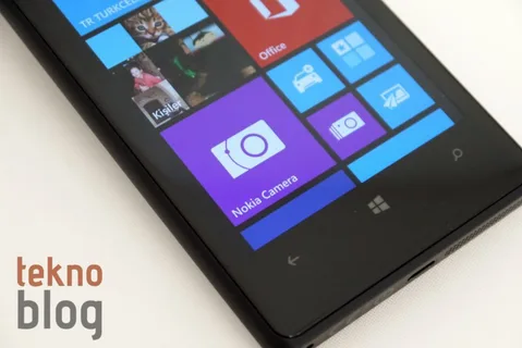 Sızan ekran görüntüsü Windows Phone 8.1’de sanal navigasyon tuşlarını işaret ediyor