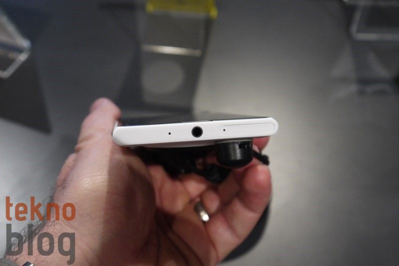 Nokia Lumia 1020 Ön İnceleme (videolu)