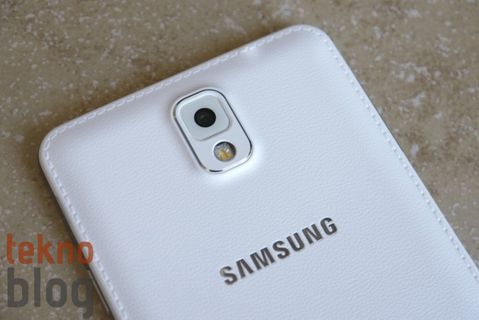 Samsung Galaxy Note 4 QHD ekranla gelebilir