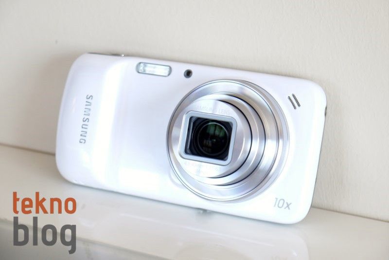 Samsung akıllı telefonları farklılaştırmak adına mobil ve kamera birimlerini birleştiriyor