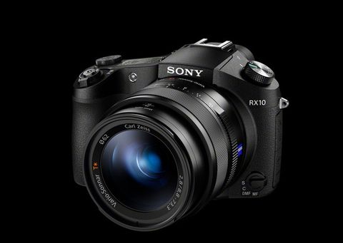 Sony Cyber-shot RX10 sabit lensi DSLR tarzı özelliklerle buluşturuyor