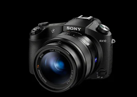 Sony Cyber-shot RX10 sabit lensi DSLR tarzı özelliklerle buluşturuyor