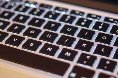 Apple 13 inç’lik Retina MacBook Pro’nun klavye ve izleme dörtgeni, 15 inç’liğin de grafik sorunlarını çözdü