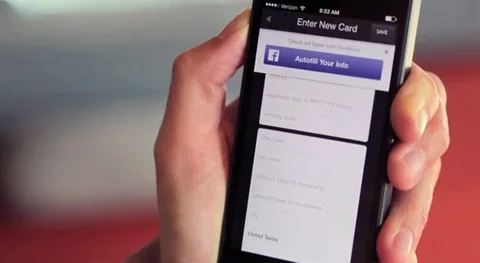 Facebook mobil alışverişi kolaylaştırmak için otomatik doldurma özelliğini test etmeye hazırlanıyor