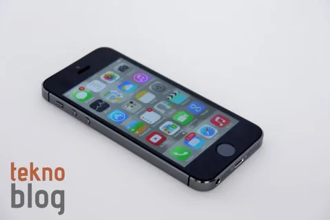 Benchmark testleri Apple’ın eski telefonlarını yavaşlatmadığını gösteriyor