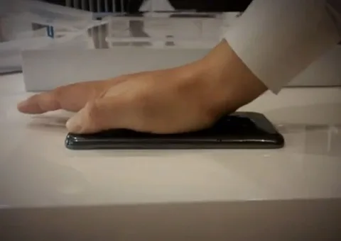 Video: LG G Flex gerçekten bükülebilir